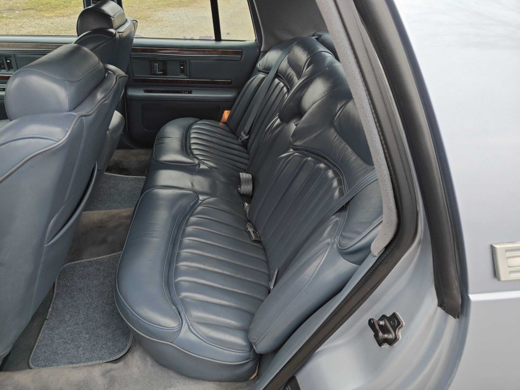 1995 Buick Roadmaster Image 7