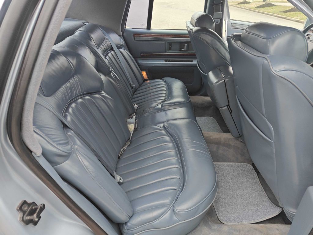 1995 Buick Roadmaster Image 8