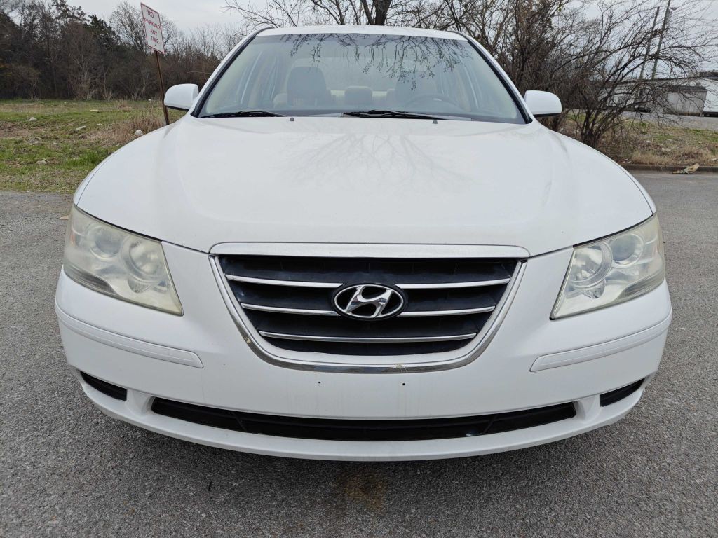 2010 Hyundai Sonata Image 3