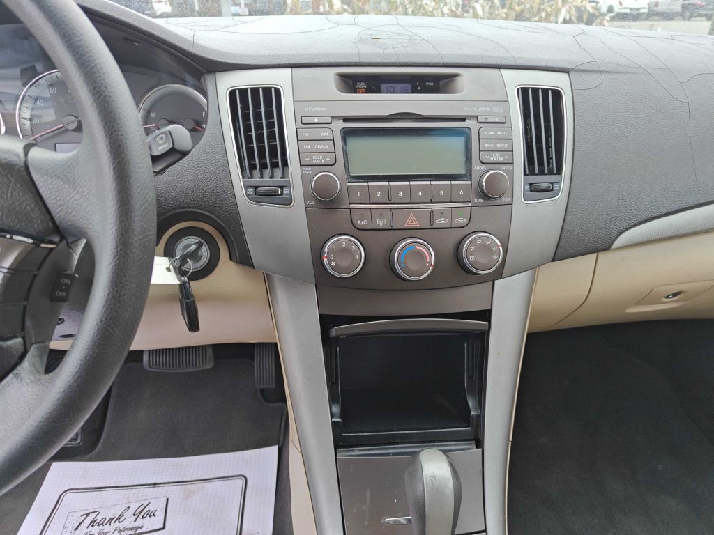2010 Hyundai Sonata Image 7