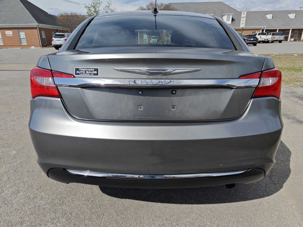 2013 Chrysler 200 Image 3
