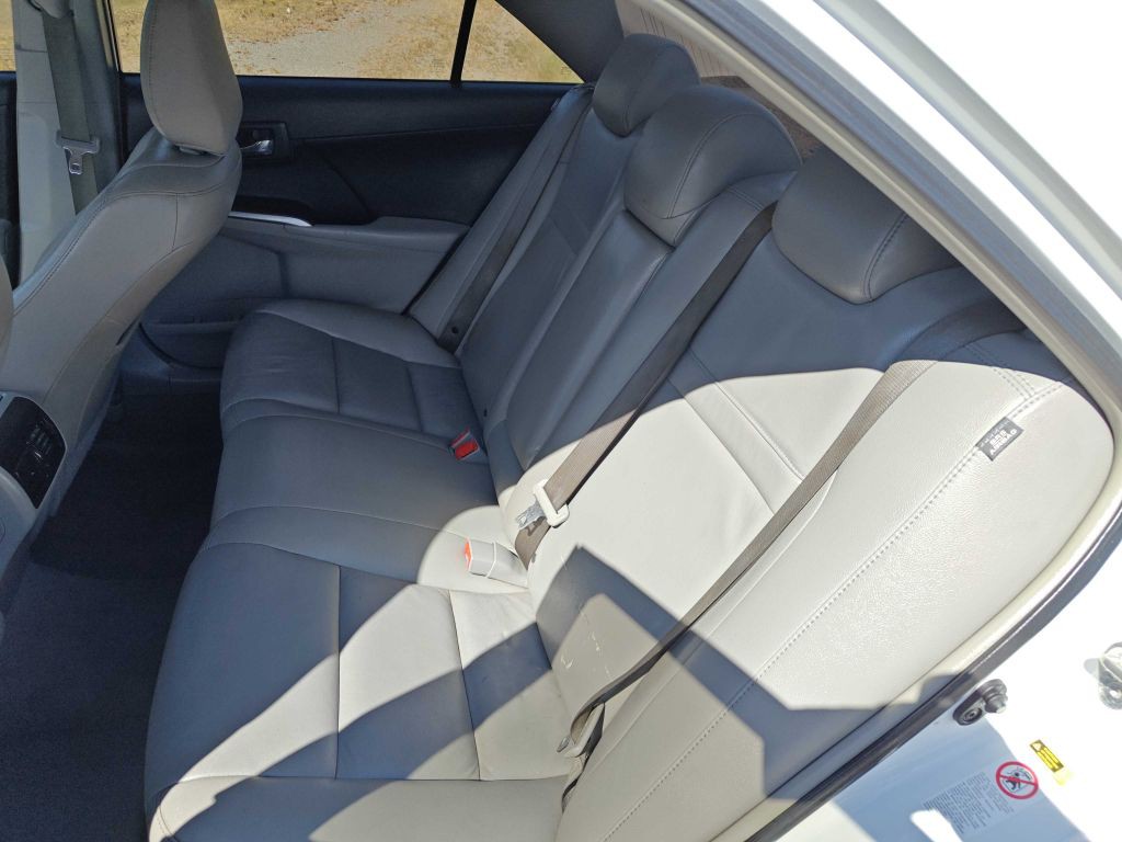 2014 Toyota Camry Image 7