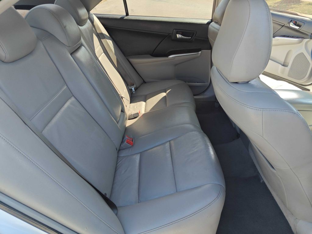 2014 Toyota Camry Image 8
