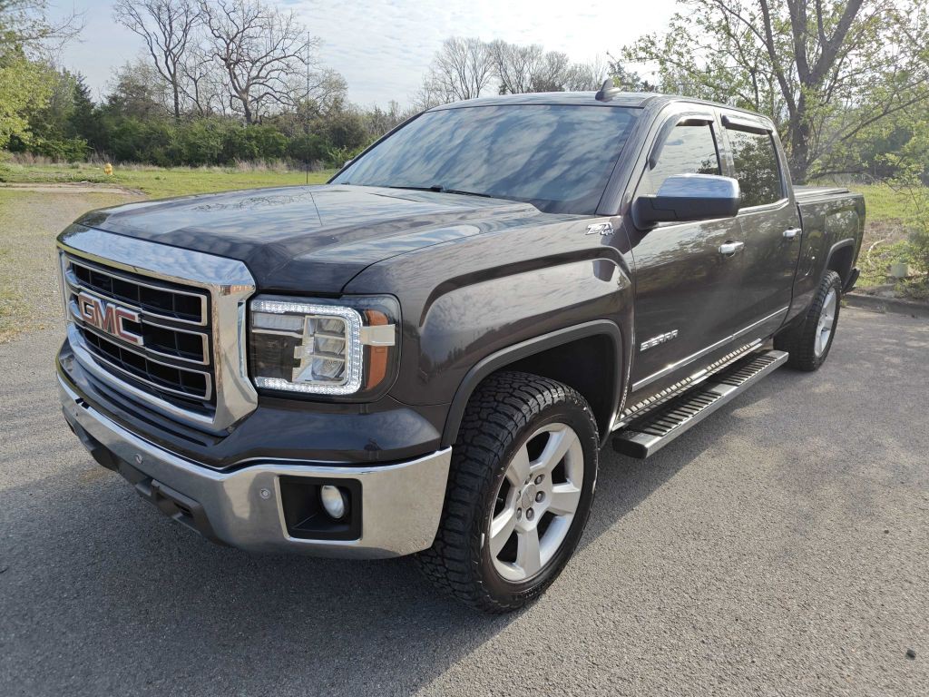 2015 GMC Sierra Image 2