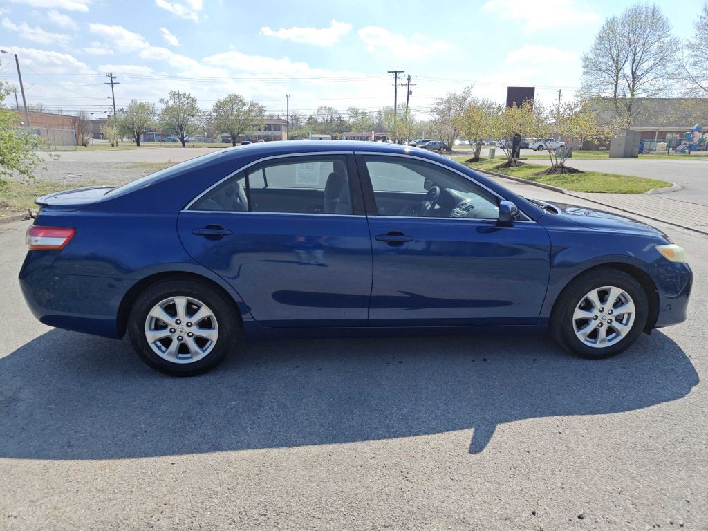 2011 Toyota Camry Image 4