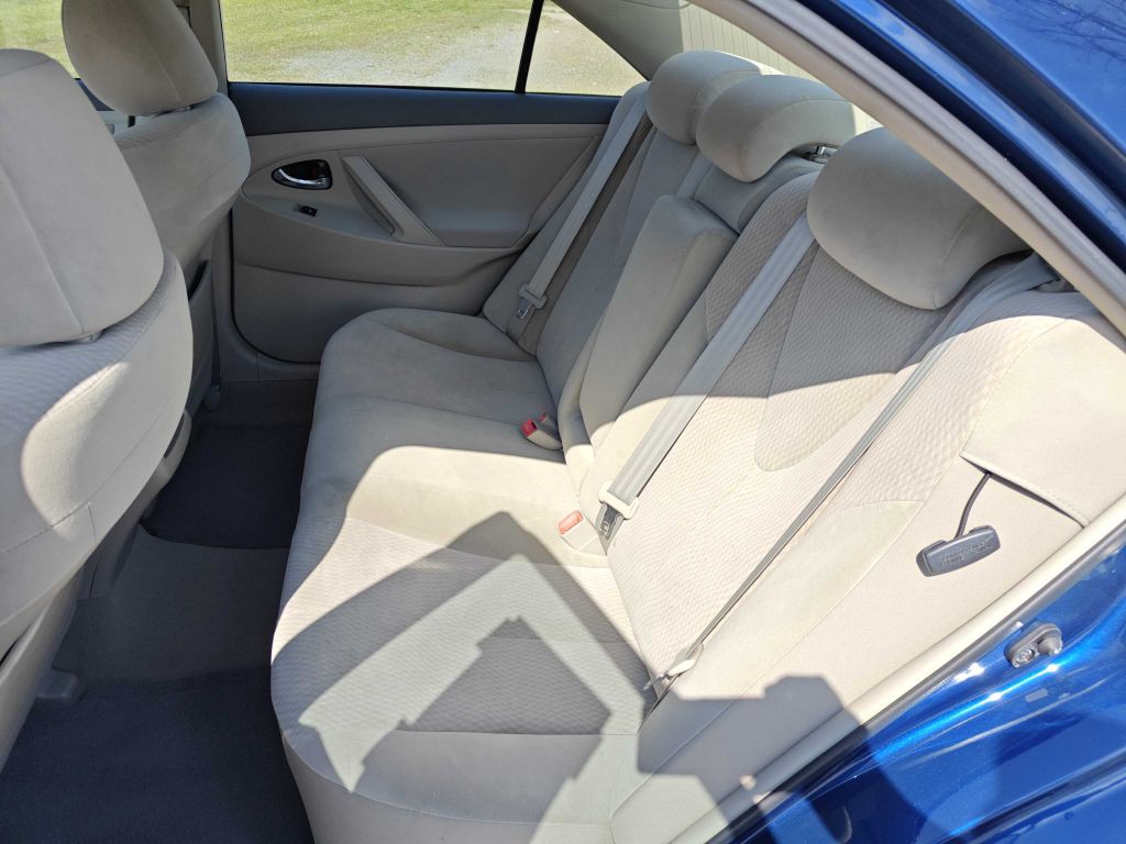 2011 Toyota Camry Image 7