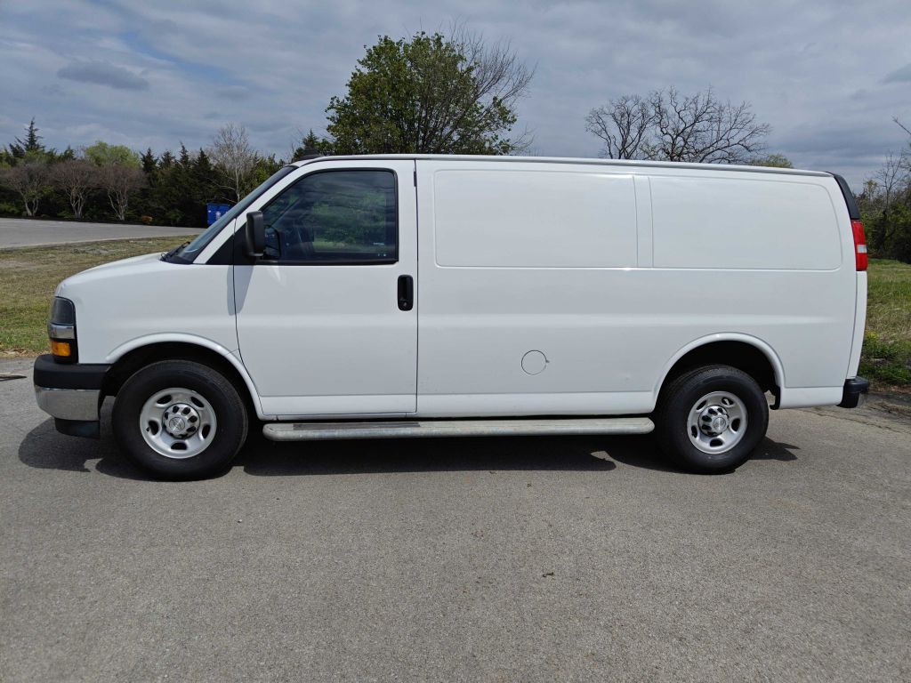 2019 Chevrolet Express Image 2