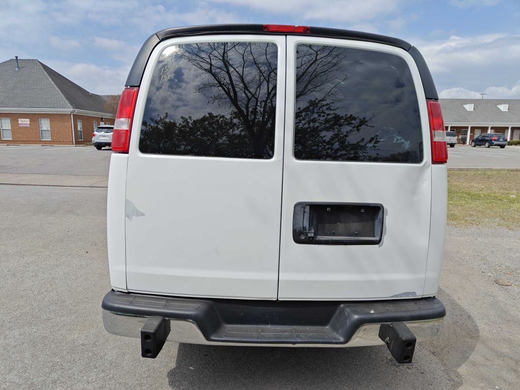 2019 Chevrolet Express Image 3