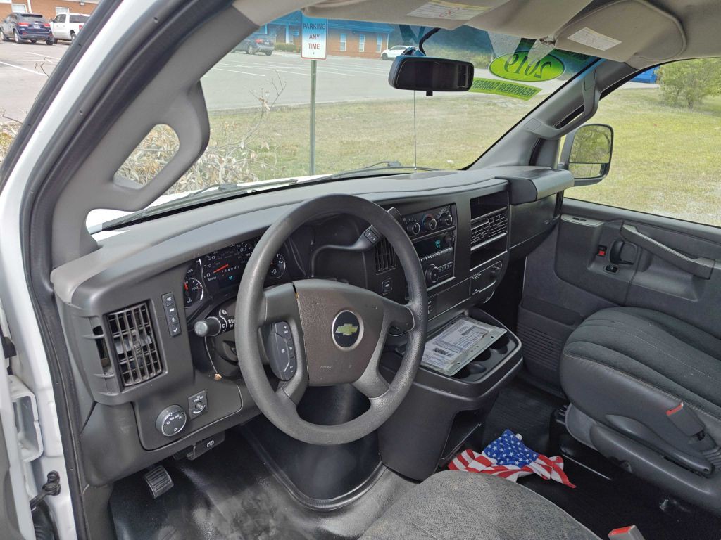 2019 Chevrolet Express Image 6