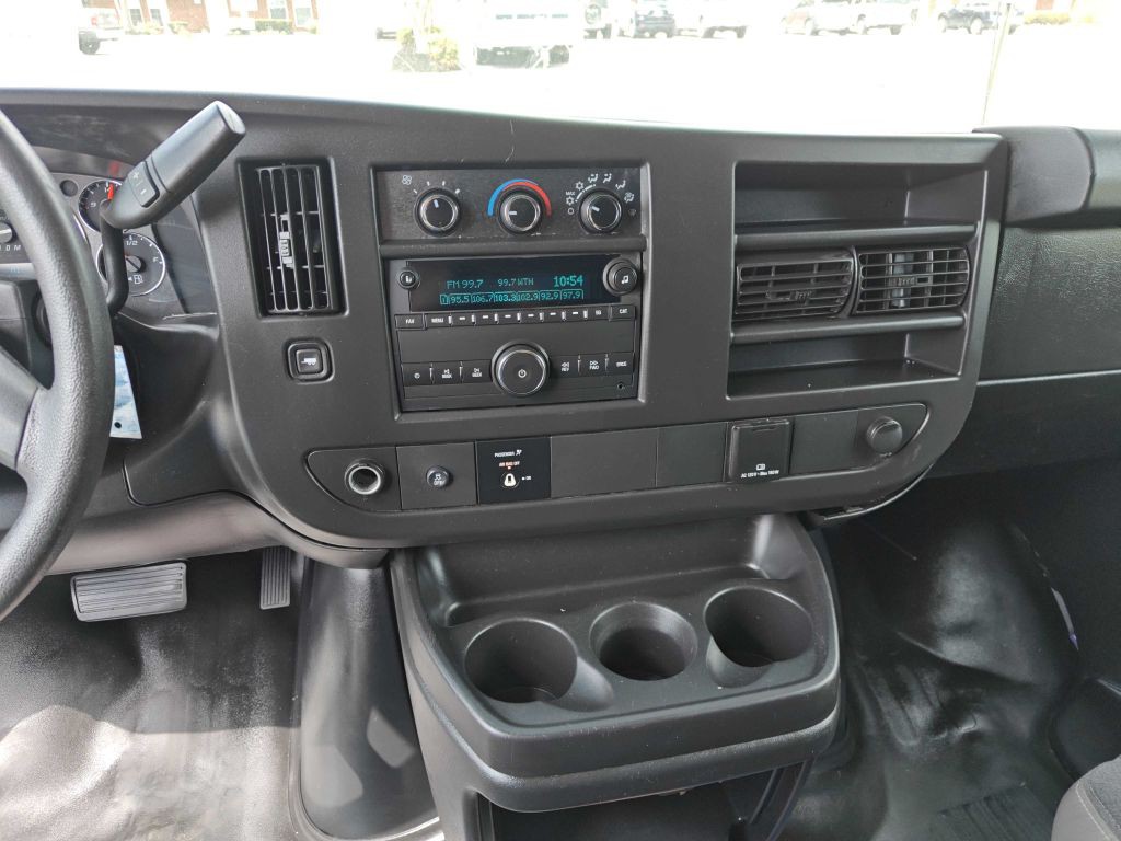 2019 Chevrolet Express Image 10