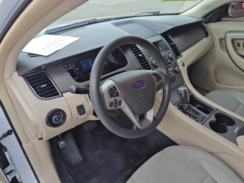 2015 Ford Taurus Image 6