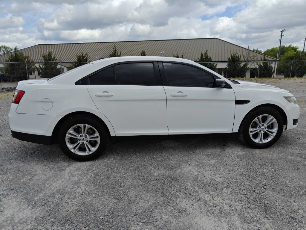 2015 Ford Taurus Image 4