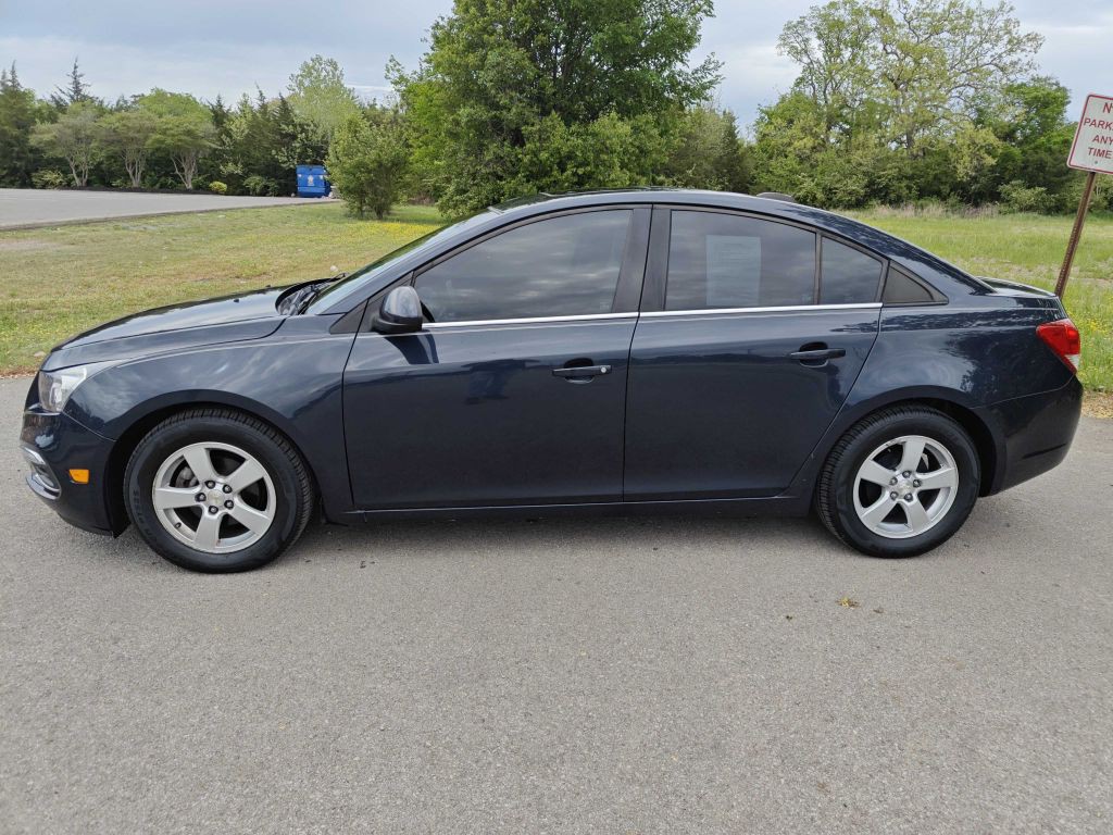 2016 Chevrolet Cruze Image 2