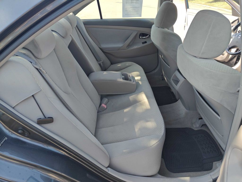 2009 Toyota Camry Image 8