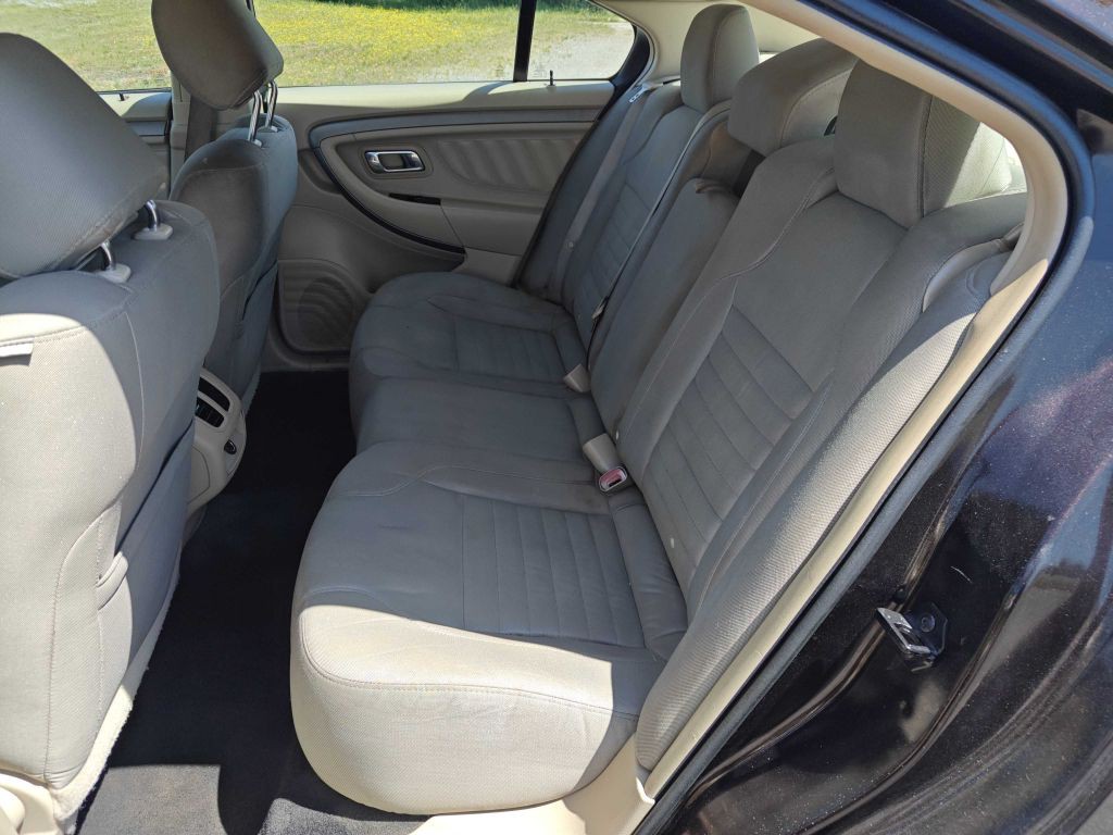 2013 Ford Taurus Image 6