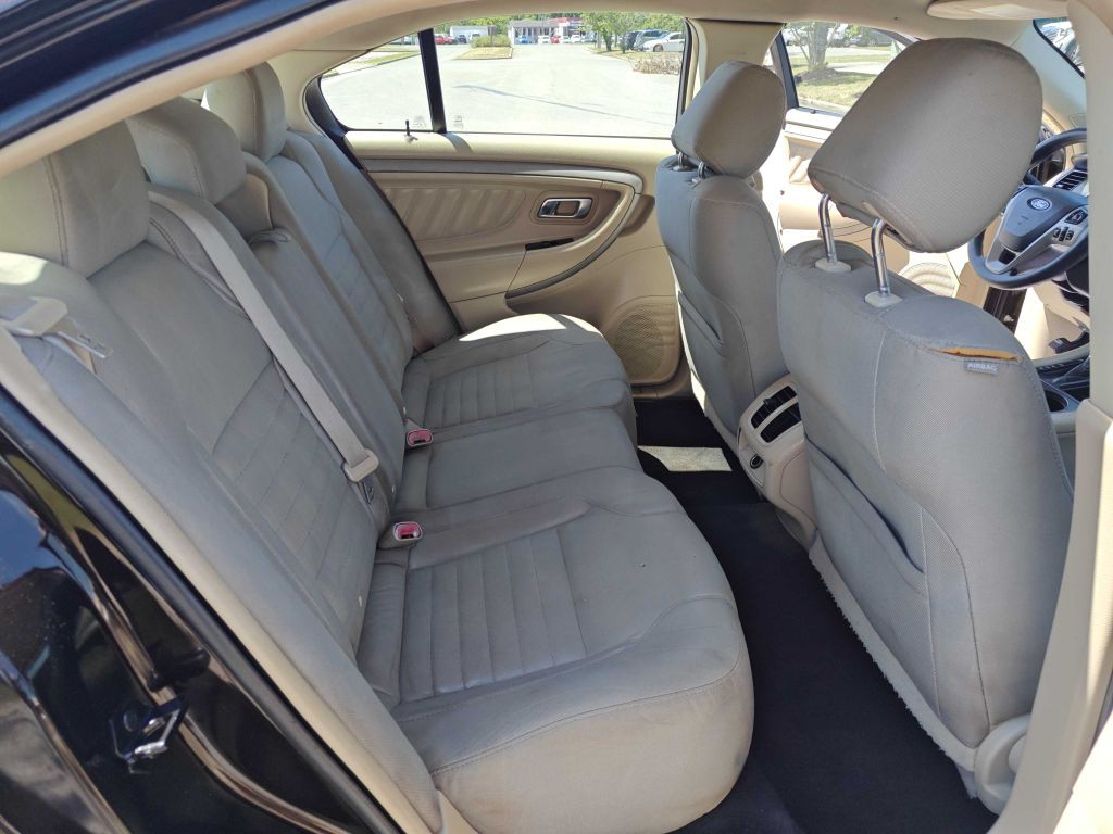 2013 Ford Taurus Image 9