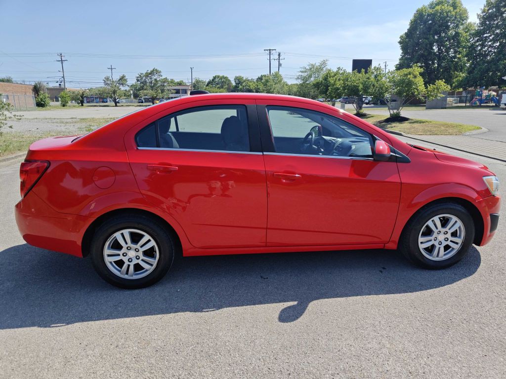2016 Chevrolet Sonic Image 3