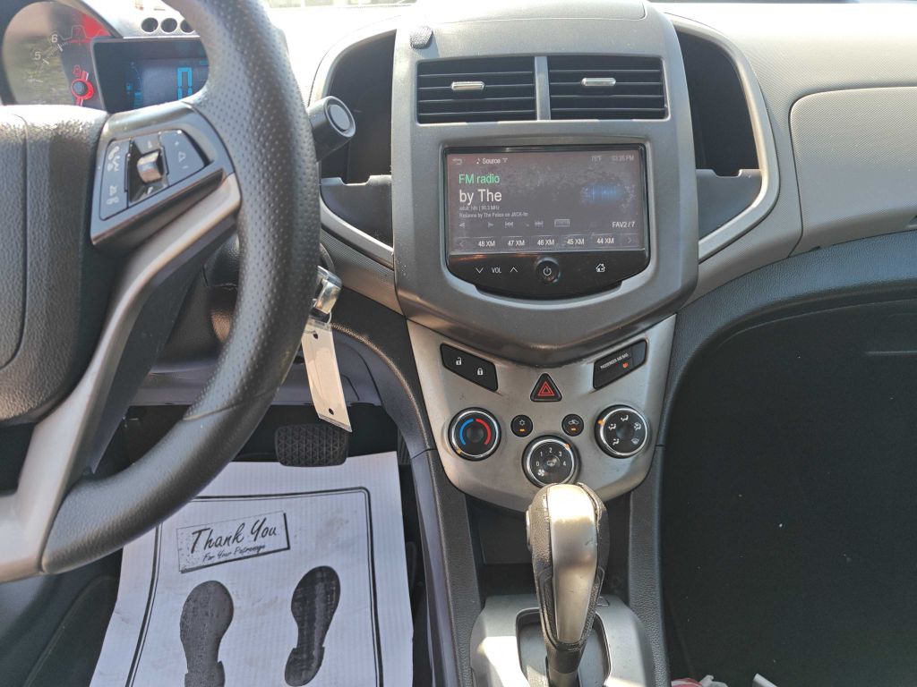 2016 Chevrolet Sonic Image 9