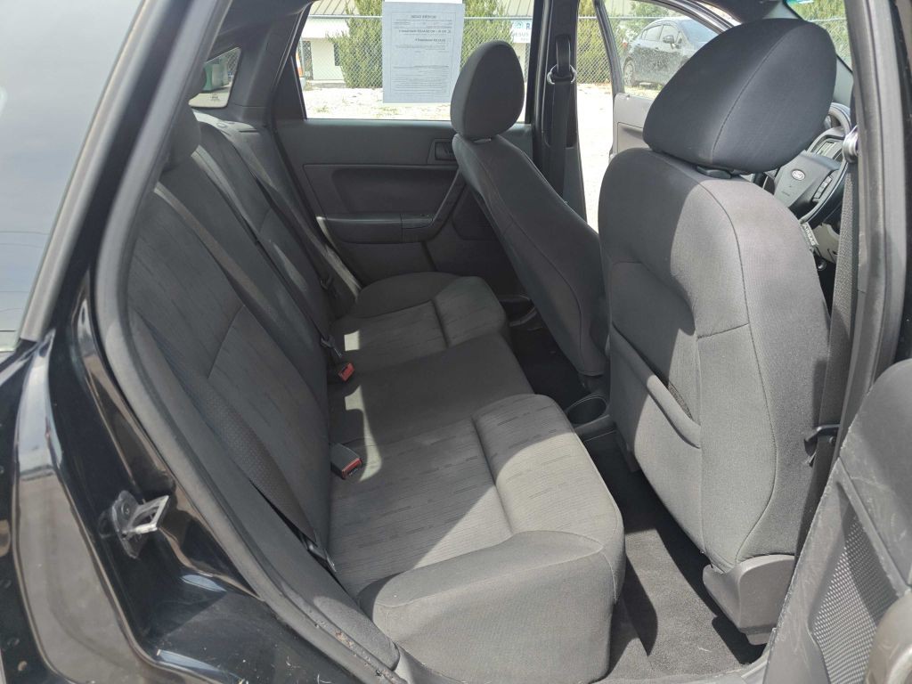 2011 Ford Focus Image 8