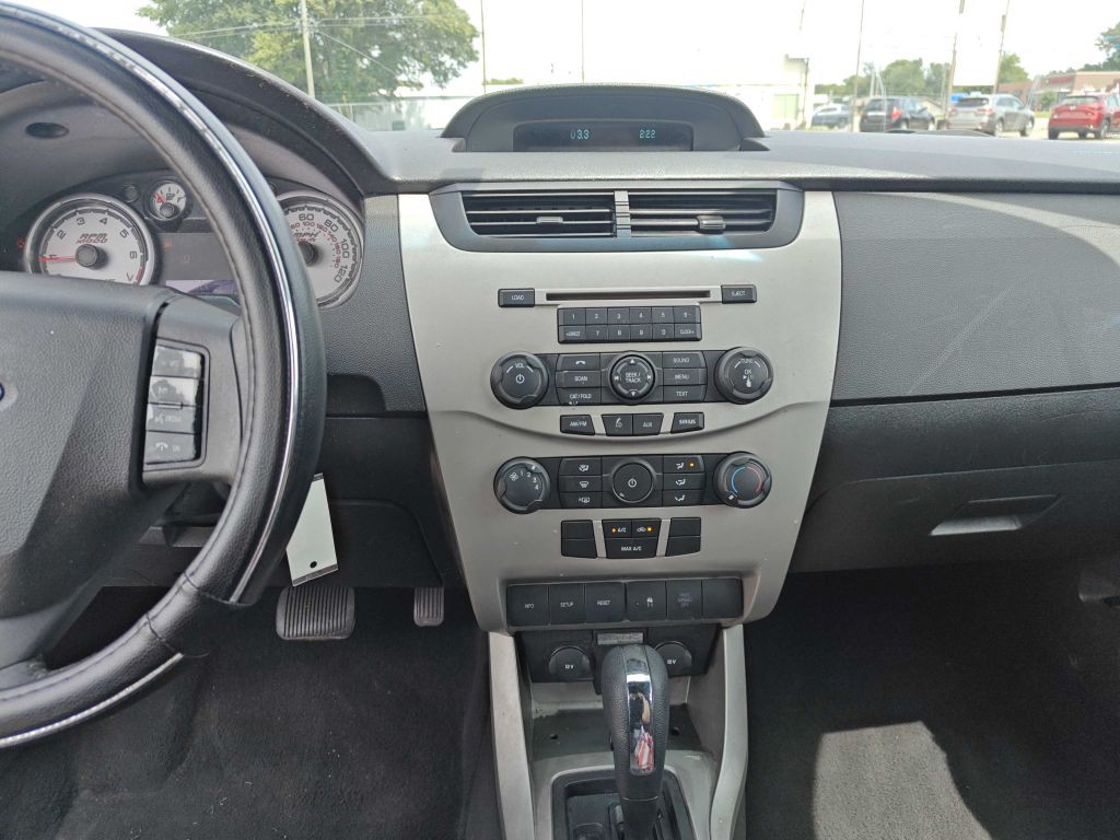 2011 Ford Focus Image 9