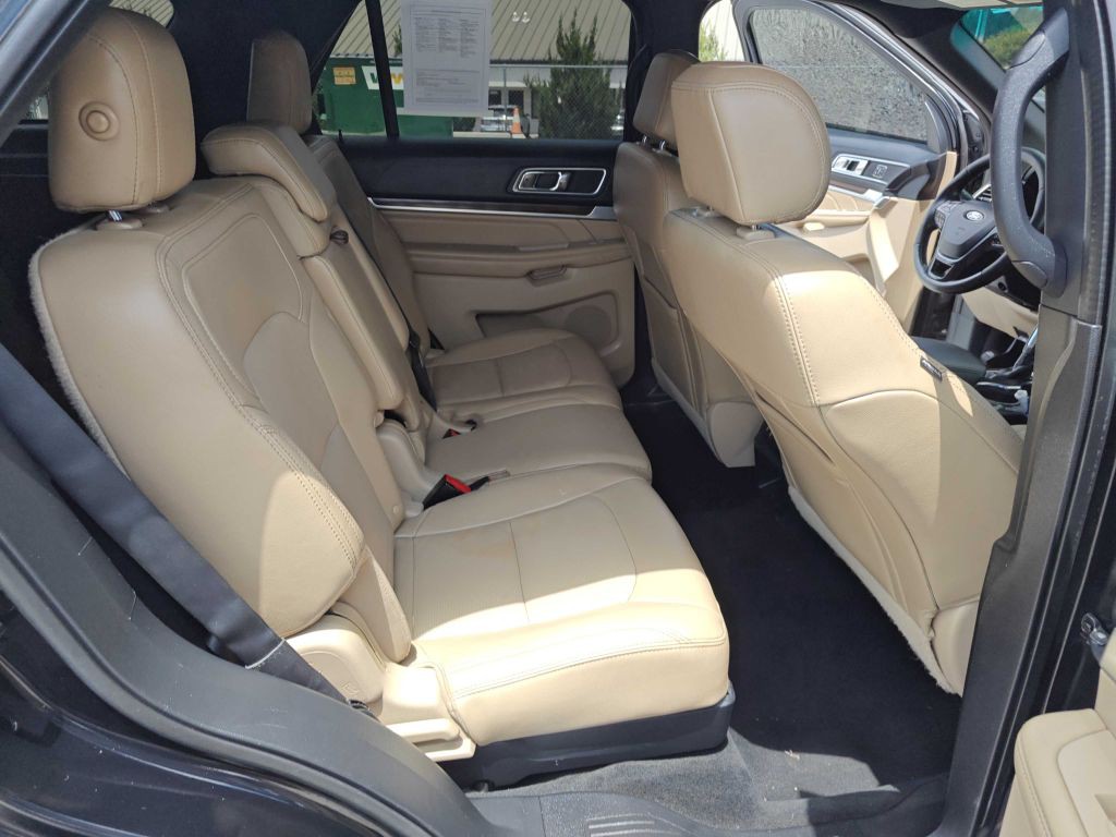 2016 Ford Explorer Image 9