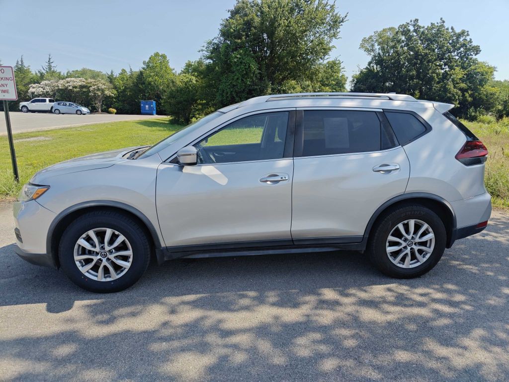 2020 Nissan Rogue Image 2