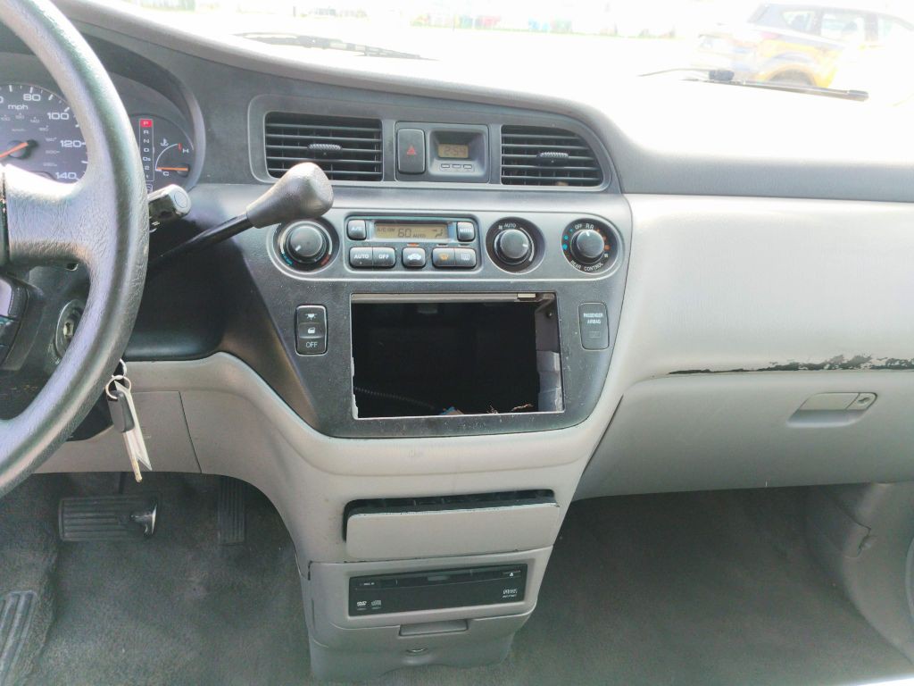 2004 Honda Odyssey Image 10