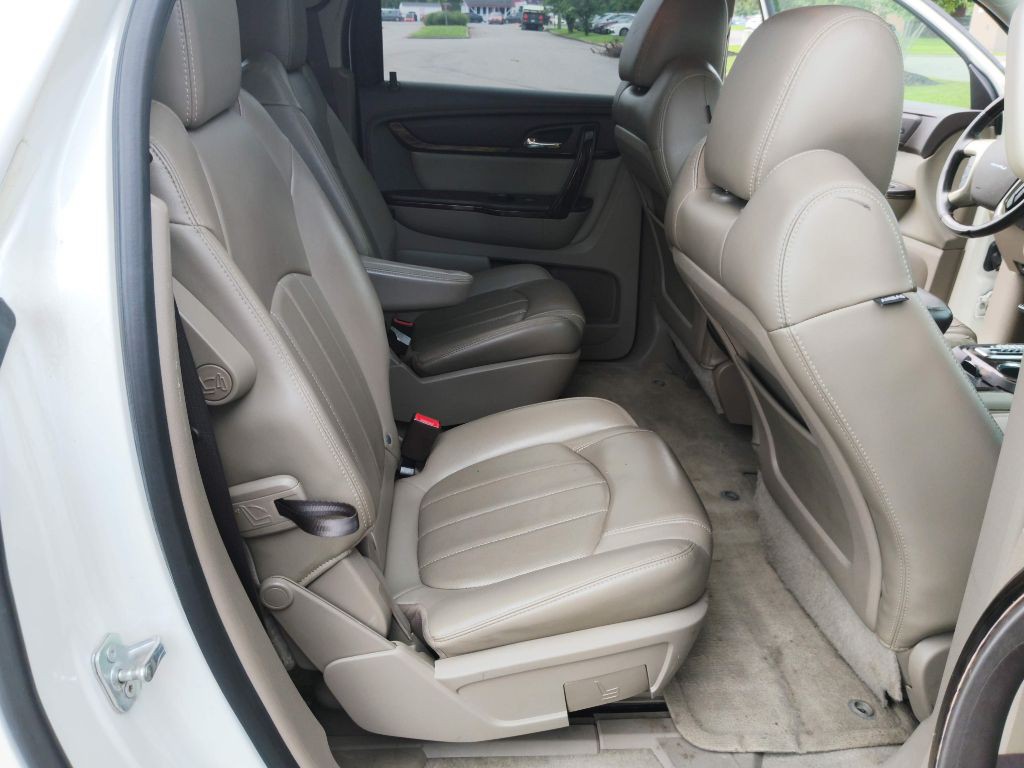 2015 GMC Acadia Image 9