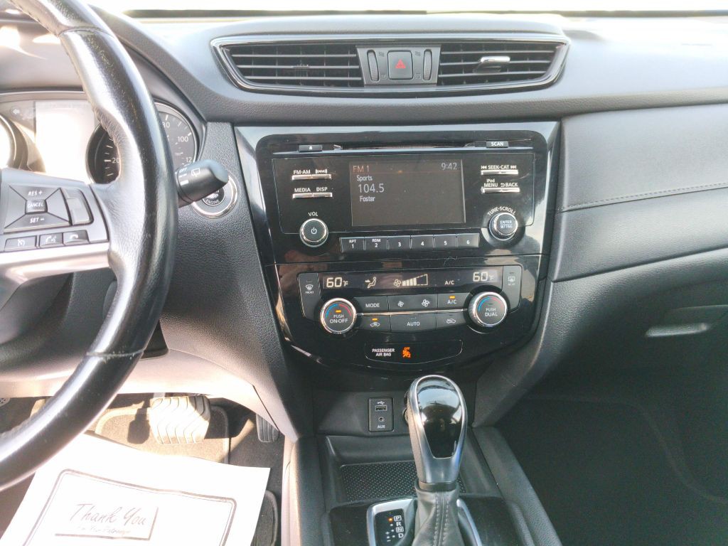 2017 Nissan Rogue Image 10