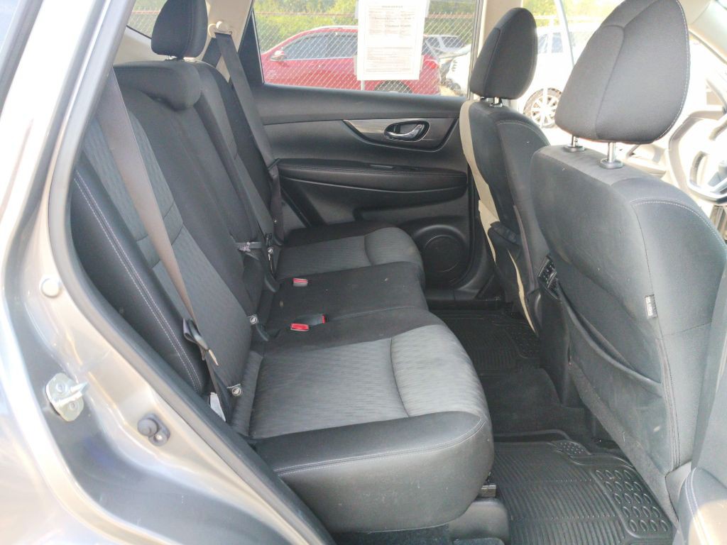 2017 Nissan Rogue Image 9