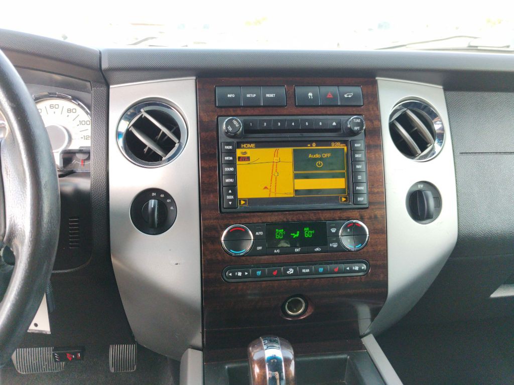 2010 Ford Expedition Image 10