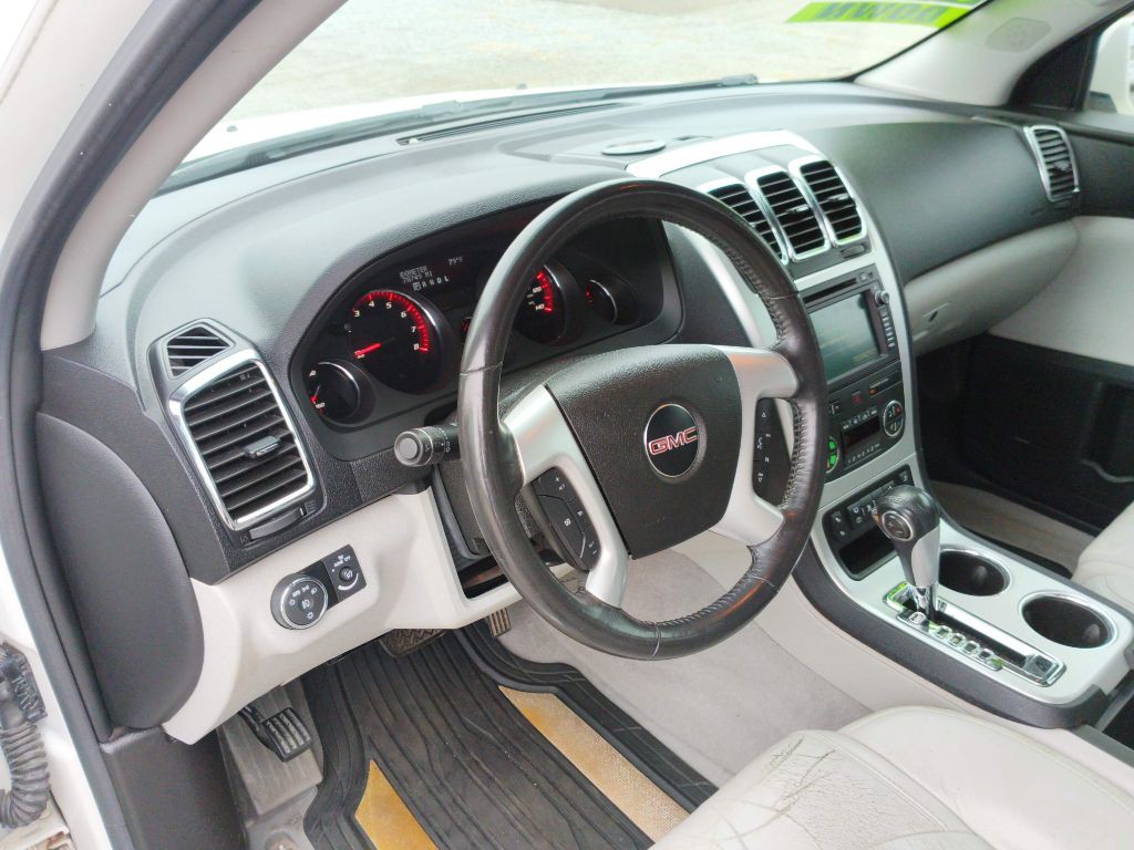 2011 GMC Acadia Image 6