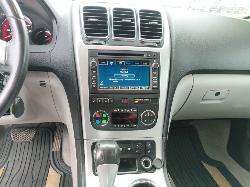 2011 GMC Acadia Image 10