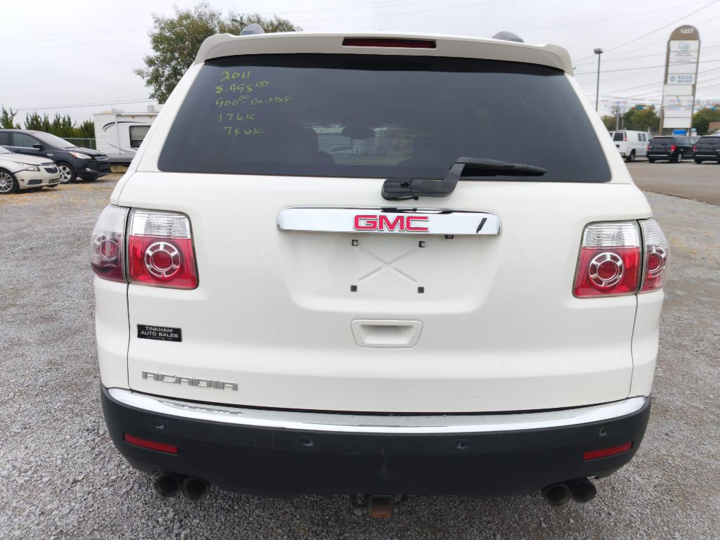 2011 GMC Acadia Image 3
