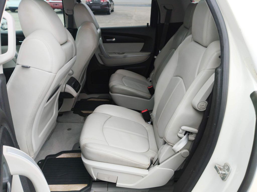2011 GMC Acadia Image 7