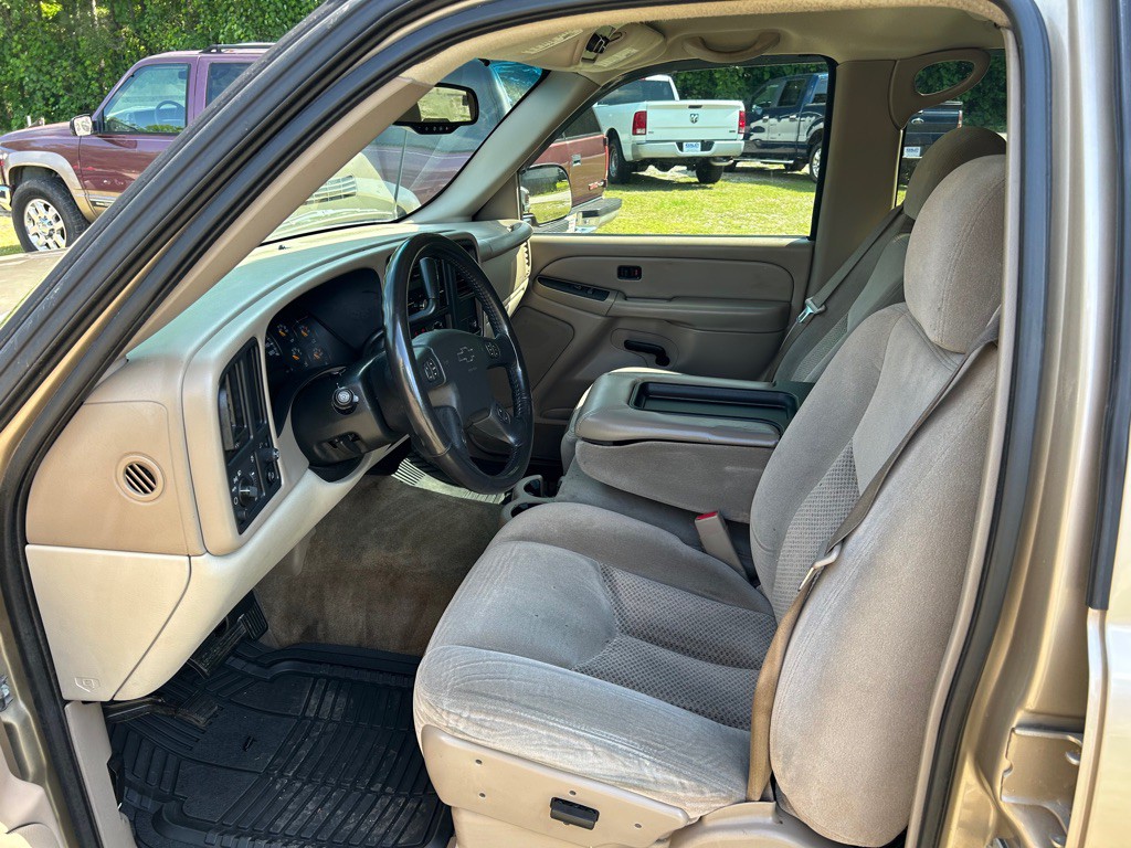 2005 Chevrolet Tahoe Image 13