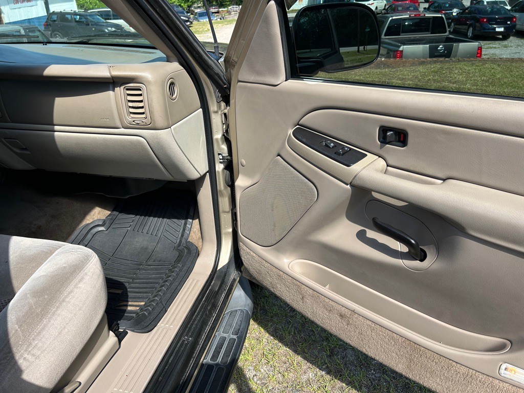 2005 Chevrolet Tahoe Image 18