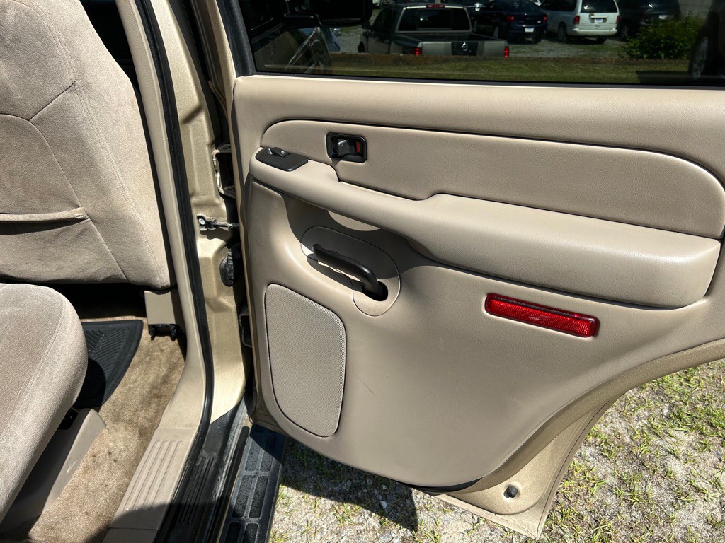2005 Chevrolet Tahoe Image 20