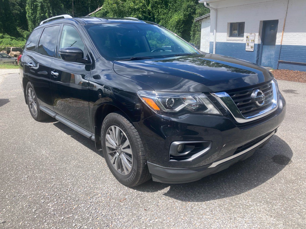 2020 Nissan Pathfinder Image 3