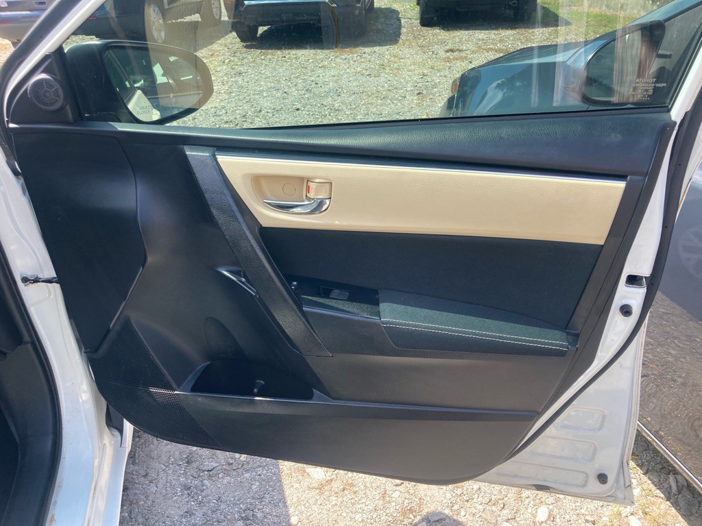 2017 Toyota Corolla Image 23