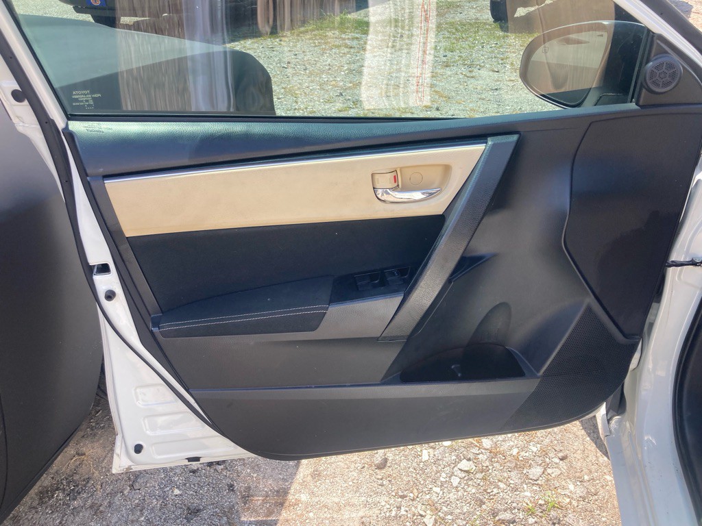 2017 Toyota Corolla Image 26