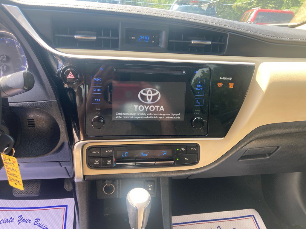 2017 Toyota Corolla Image 29