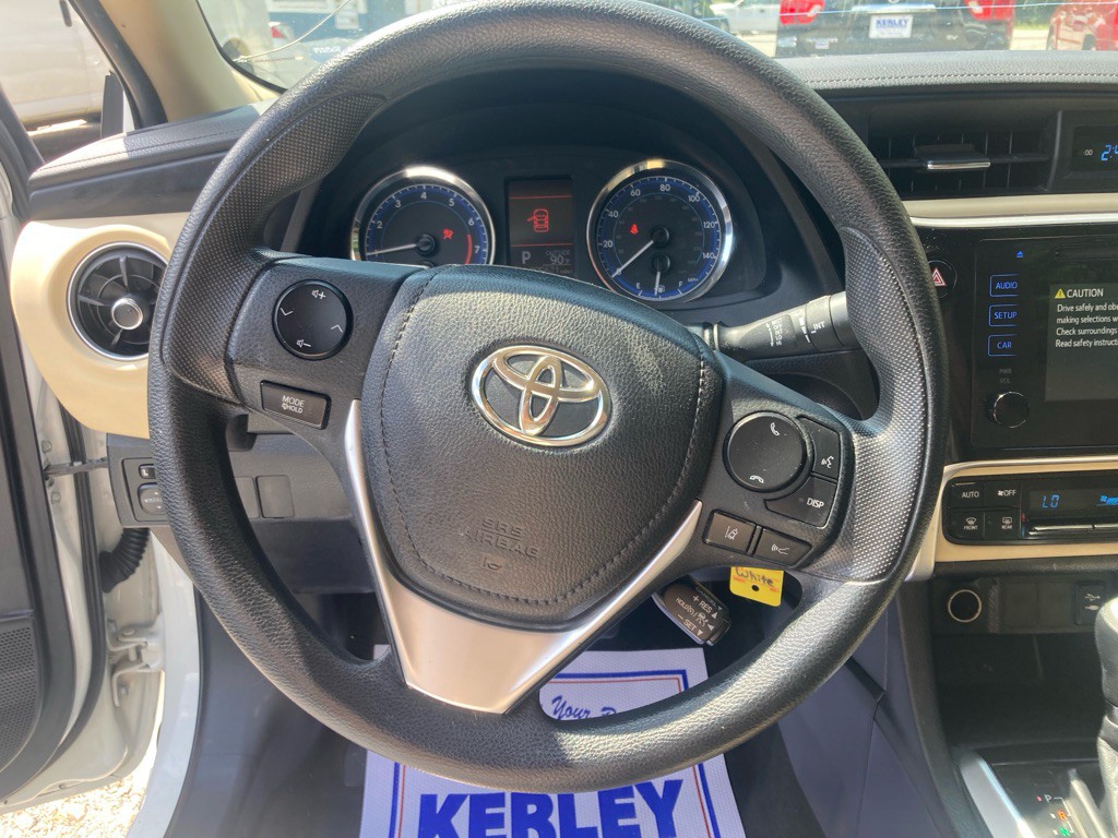 2017 Toyota Corolla Image 30