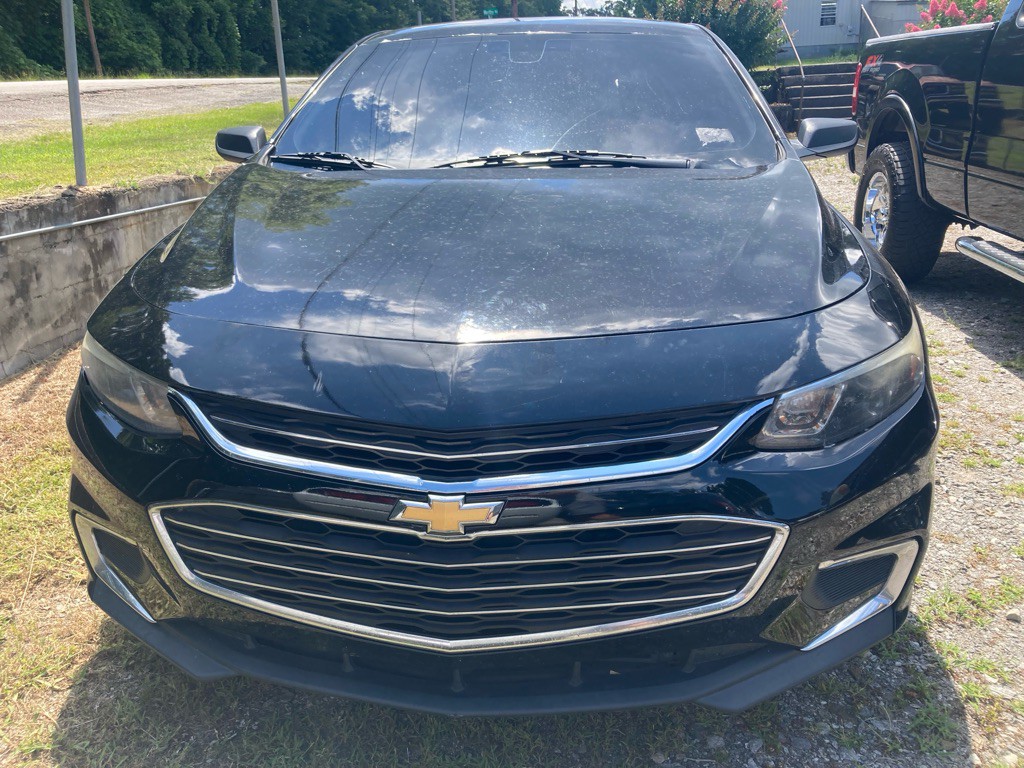 2017 Chevrolet Malibu Image 2