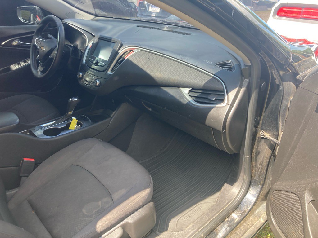 2017 Chevrolet Malibu Image 24