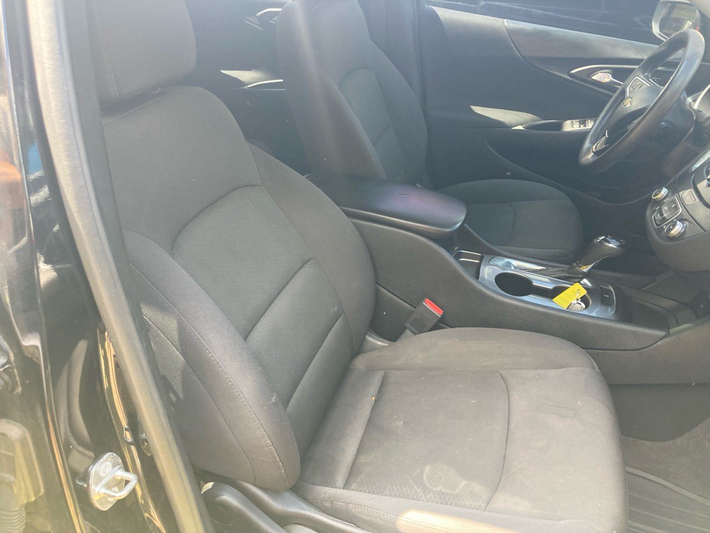 2017 Chevrolet Malibu Image 25