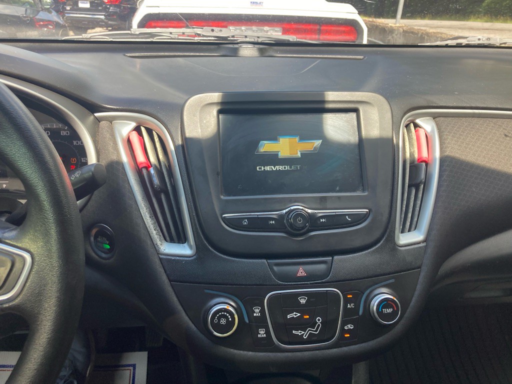 2017 Chevrolet Malibu Image 29