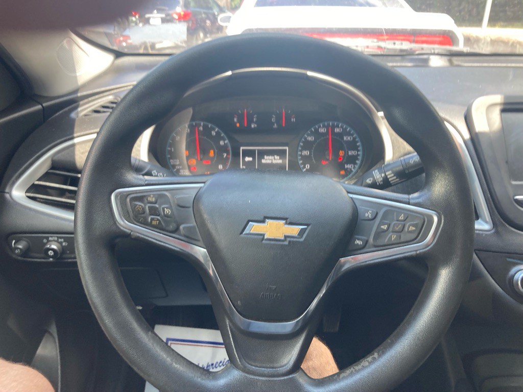 2017 Chevrolet Malibu Image 30