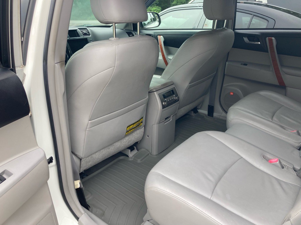 2010 Toyota Highlander Image 18