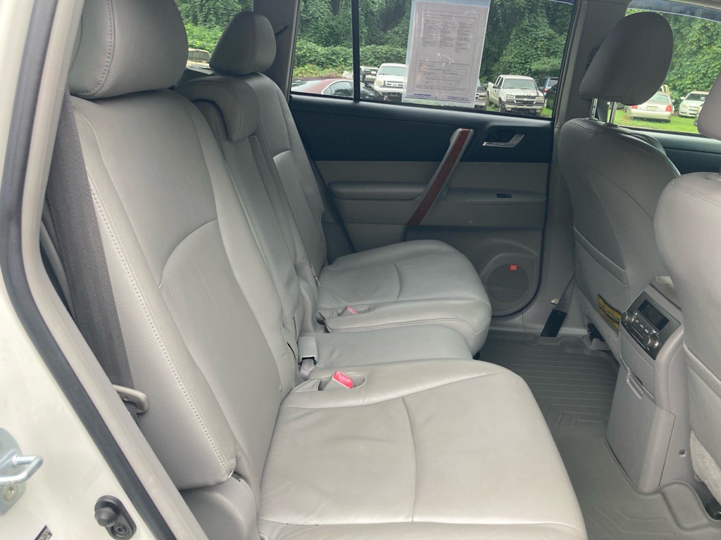 2010 Toyota Highlander Image 23